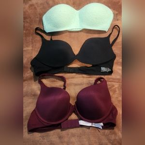 Bundle Victoria's Secret 34B Bras
